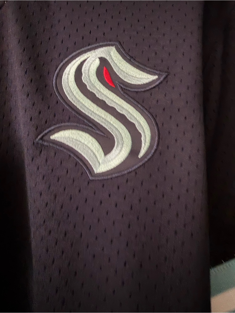 Seattle Kraken Jersey Size L Mitchell & Ness - Picture 3 of 7